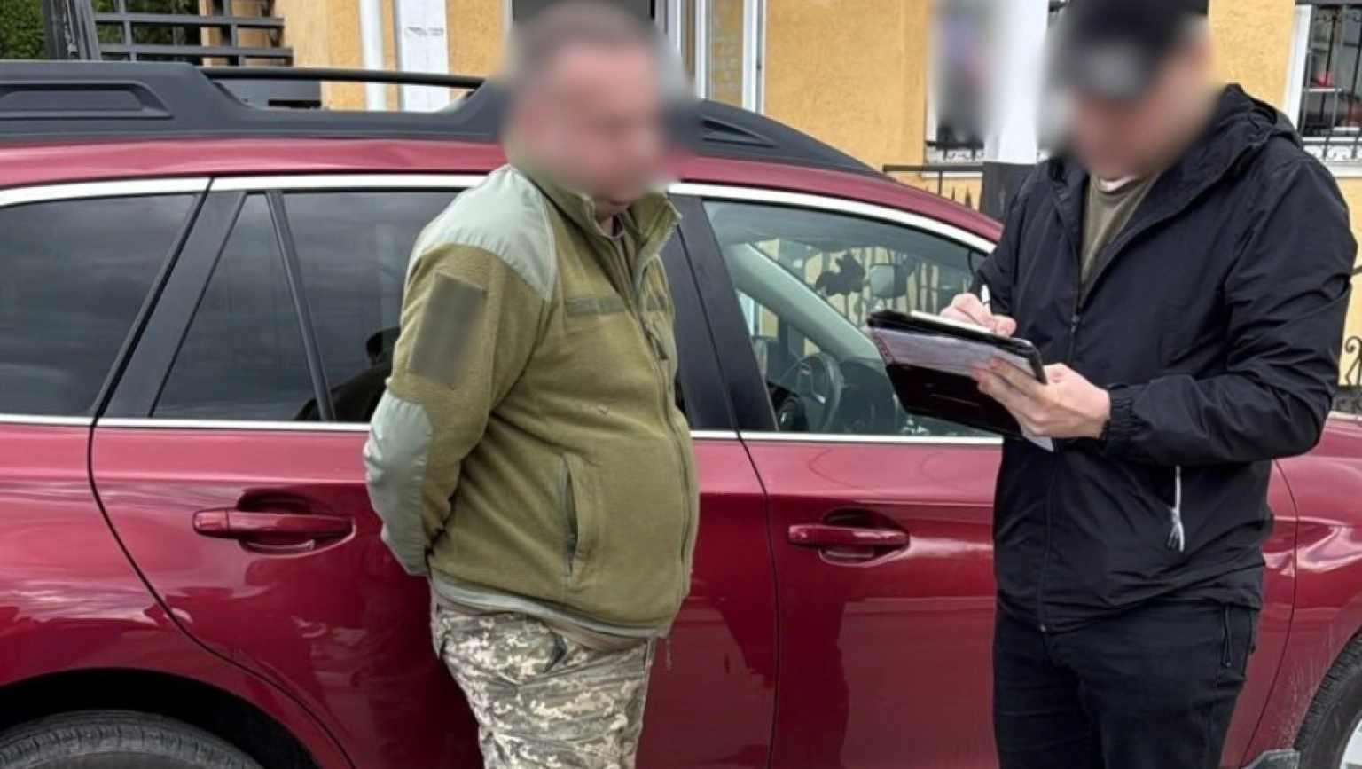 Торгівля законним правом: на Львівщині затримали майора ТЦК за вимагання грошей у бійця